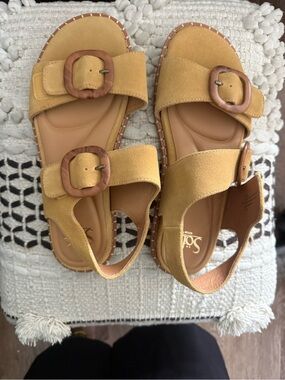 Sofft Mustard Yellow Suede Buckle Strap Sandals